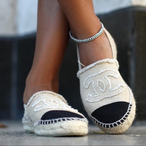 Chanel Beige Black Canvas Espadrille Flats Sz 39